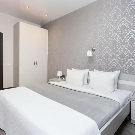 ул революционная 1 Apartment *